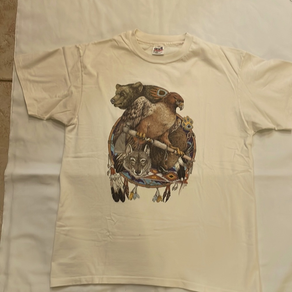 EUC - Large Wildlife T-shirt